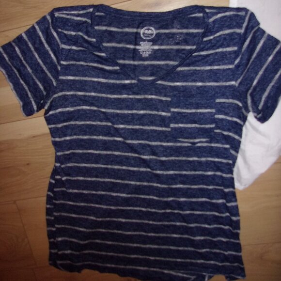womens Size large tee t knit blue  white striped shirt - Picture 2 of 4